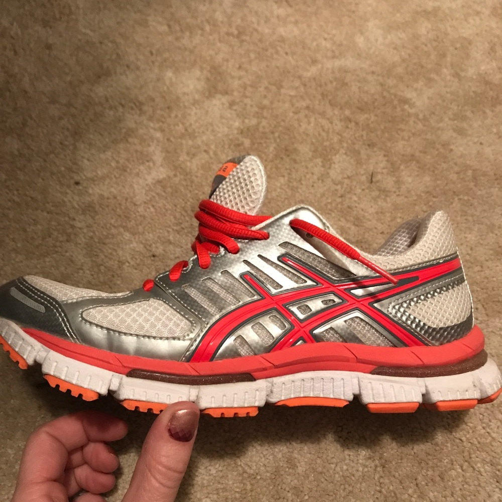 Women’s ASICS gel NW332 running shoe